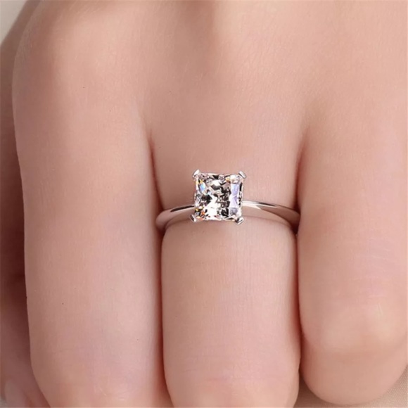 1-2Ct Princess Cut Solitaire Silver Ring VVS1 Lab Diamond - Picture 2 of 16